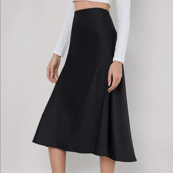BLACK SATIN MIDI SKIRT - Picture 1 of 5